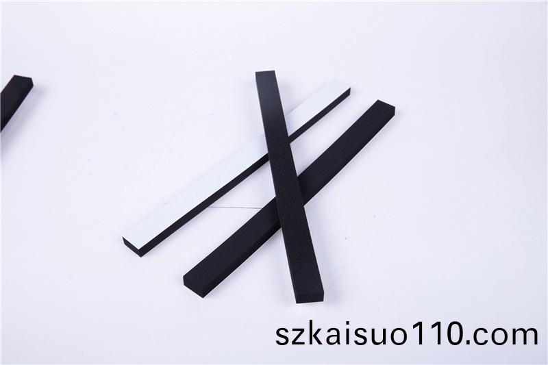 CR減震保(bao)溫條(tiao)