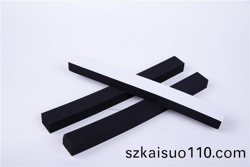 CR減震(zhen)保溫(wen)條